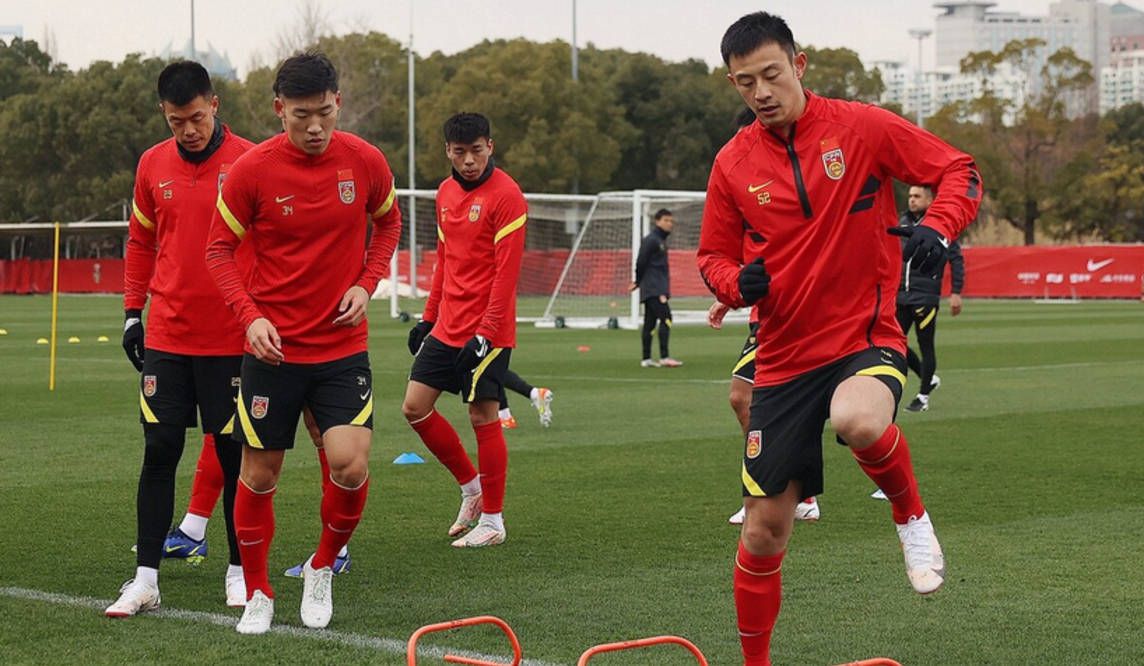ESPN：冬窗关闭前 英超预计不会确认曼联所有权模式的变更据消息人士向《ESPN》透露，即便未来几天收购曼联俱乐部25%的股份在金融市场上得到确认，拉特克利夫对曼联15亿镑的投资也不会在冬窗关闭之前得到确认。